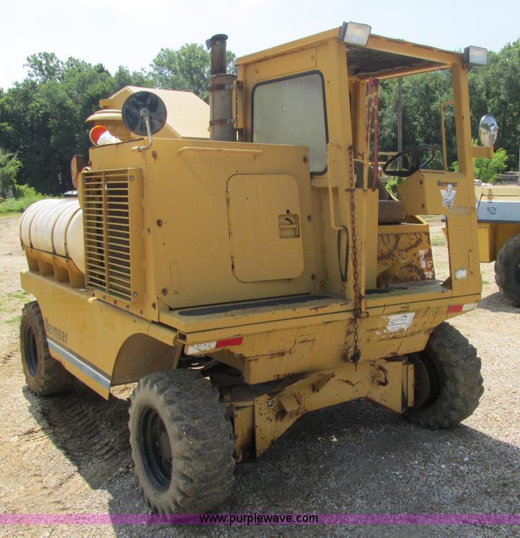 image for item E7305 1990 Vermeer CC135-84 rock/concrete saw