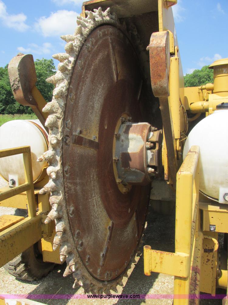 image for item E7305 1990 Vermeer CC135-84 rock/concrete saw