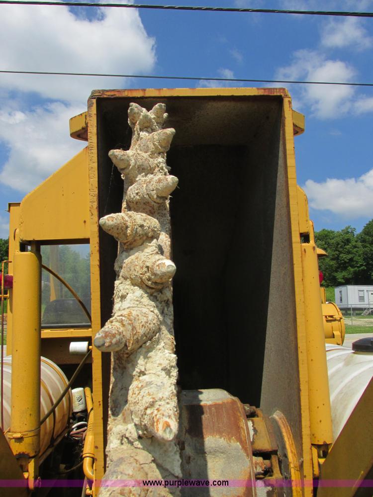 image for item E7305 1990 Vermeer CC135-84 rock/concrete saw