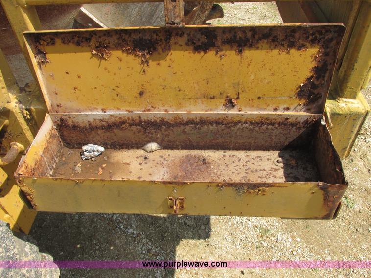 image for item E7305 1990 Vermeer CC135-84 rock/concrete saw