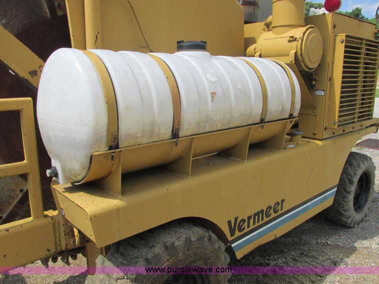 image for item E7305 1990 Vermeer CC135-84 rock/concrete saw