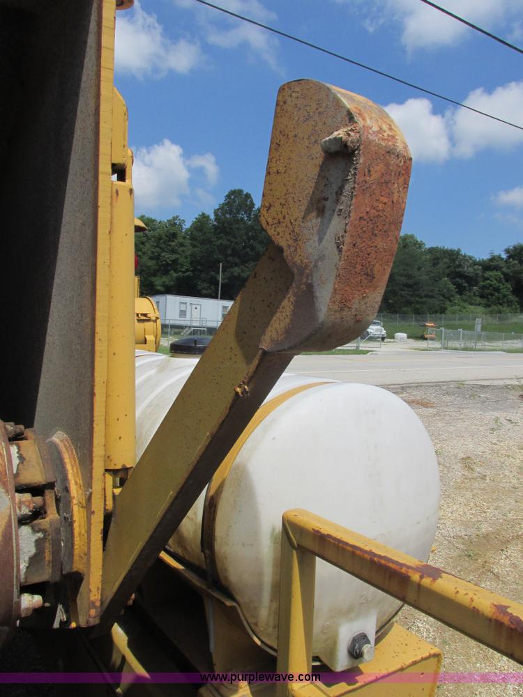 image for item E7305 1990 Vermeer CC135-84 rock/concrete saw