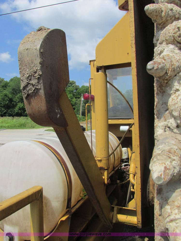 image for item E7305 1990 Vermeer CC135-84 rock/concrete saw