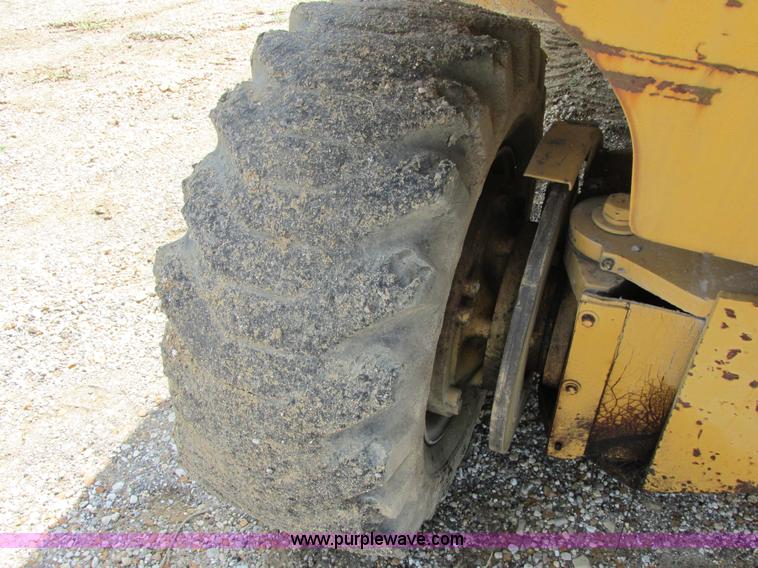 image for item E7305 1990 Vermeer CC135-84 rock/concrete saw