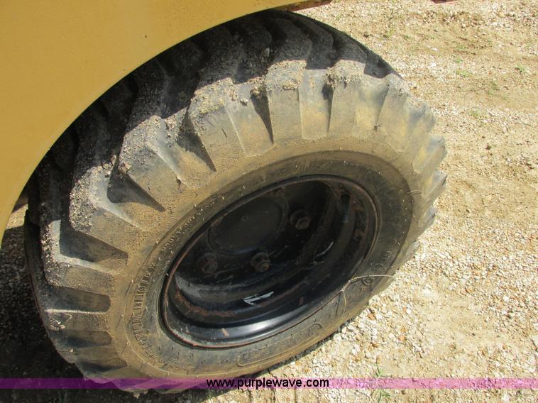 image for item E7305 1990 Vermeer CC135-84 rock/concrete saw