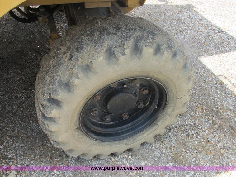 image for item E7305 1990 Vermeer CC135-84 rock/concrete saw