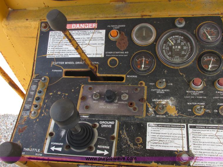 image for item E7305 1990 Vermeer CC135-84 rock/concrete saw