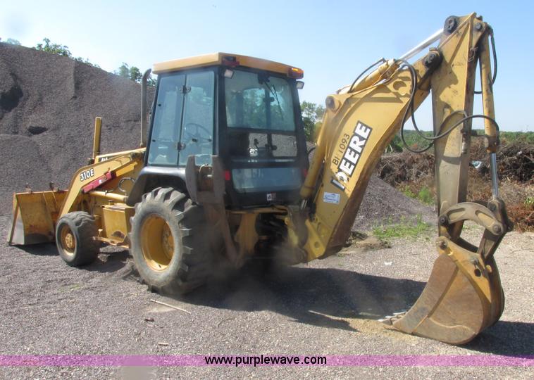 image for item E7307 1999 John Deere 310E backhoe