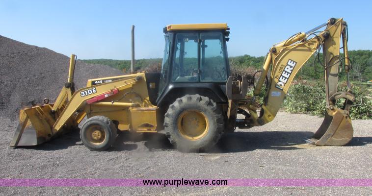 image for item E7307 1999 John Deere 310E backhoe