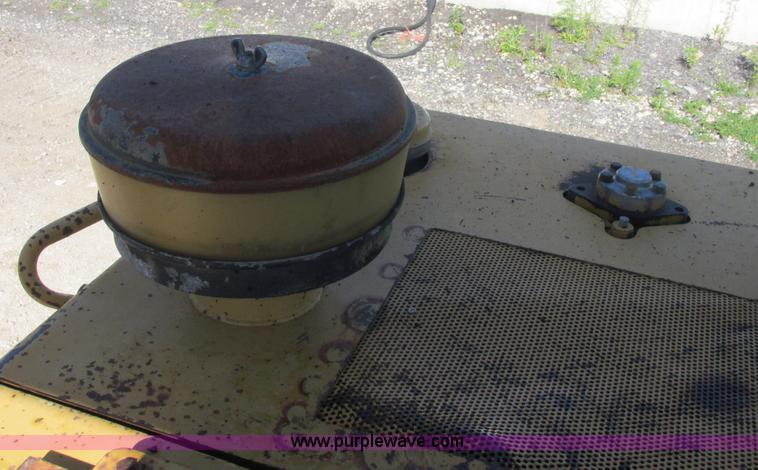 image for item E7313 1994 Caterpillar 963 LGP track loader