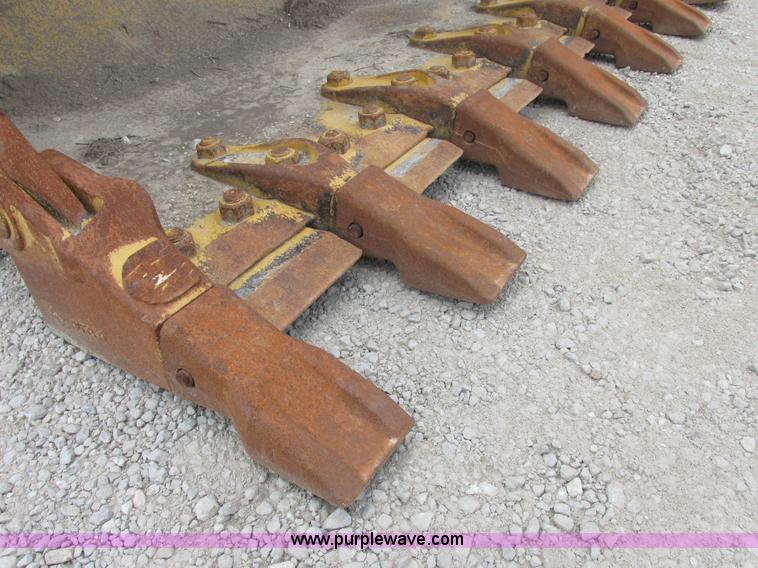 image for item E7316 2001 Caterpillar 963C track loader