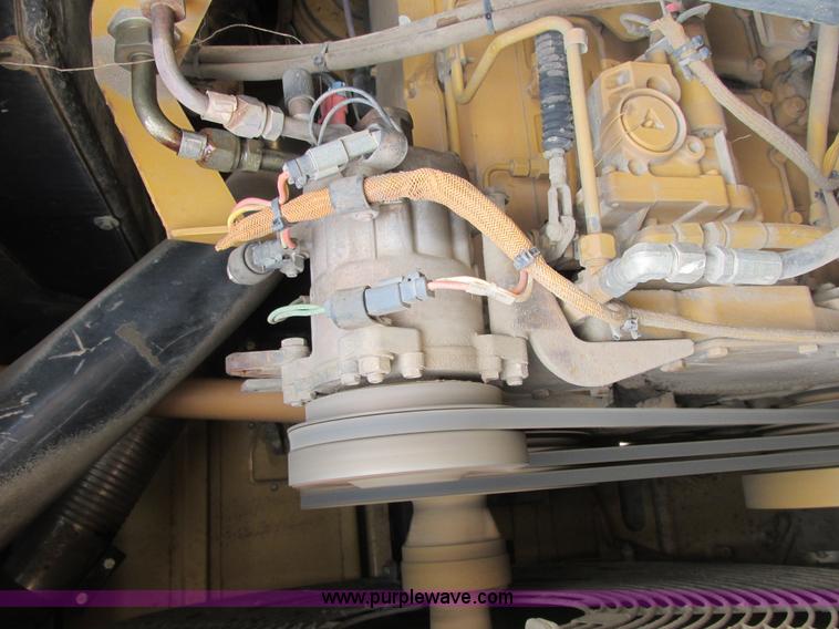 image for item E7316 2001 Caterpillar 963C track loader