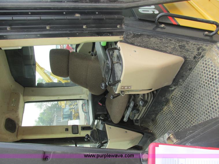 image for item E7316 2001 Caterpillar 963C track loader