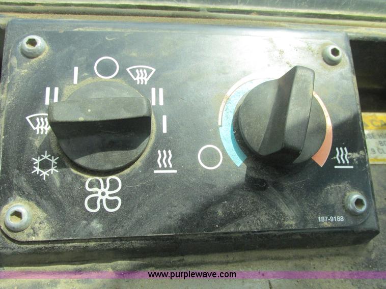 image for item E7316 2001 Caterpillar 963C track loader