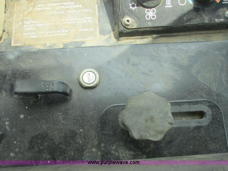 image for item E7316 2001 Caterpillar 963C track loader