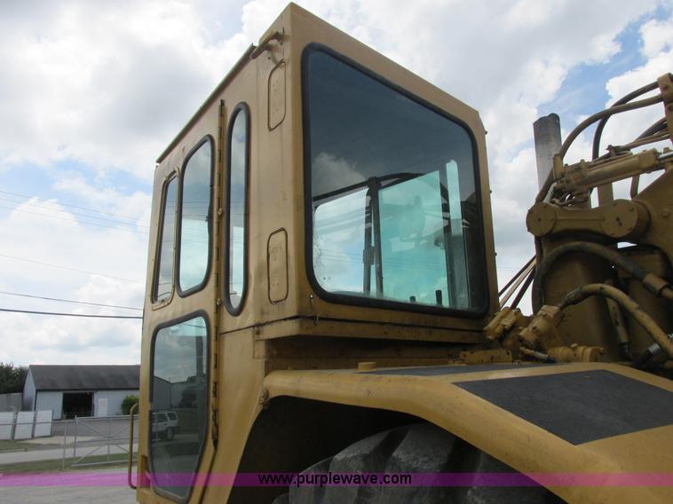 image for item E7317 Caterpillar 623B elevating scraper
