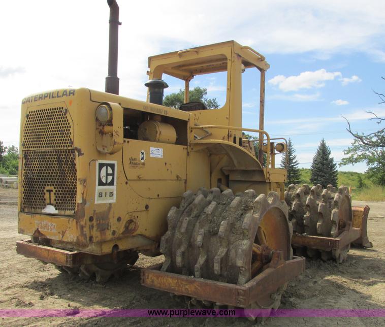 image for item E7320 1974 Caterpillar 815 compactor