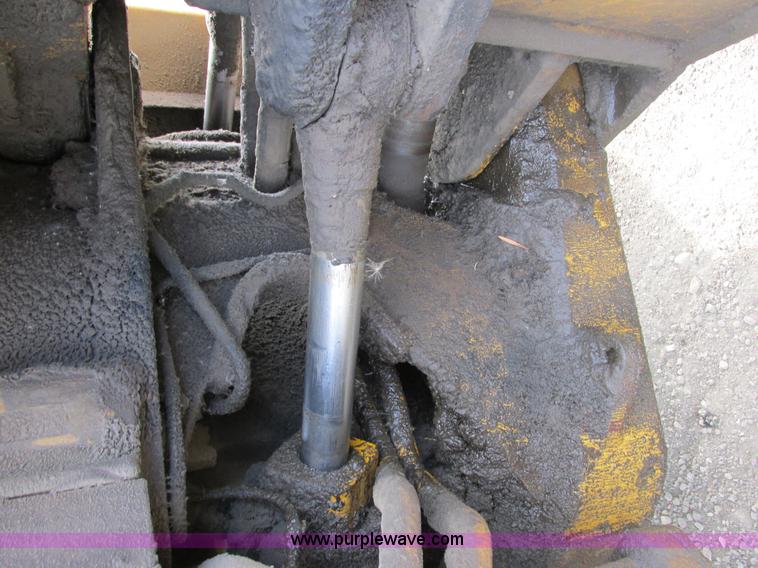 image for item E7320 1974 Caterpillar 815 compactor