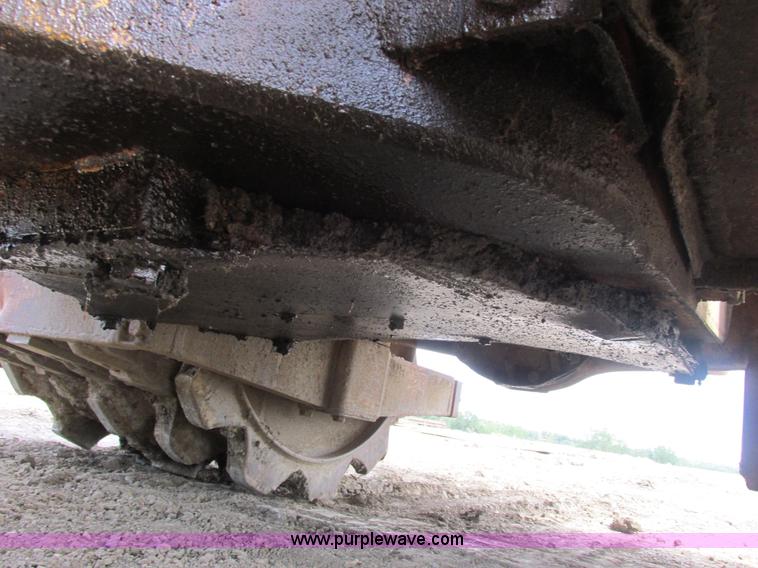 image for item E7320 1974 Caterpillar 815 compactor