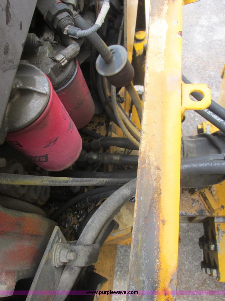 image for item E7323 Champion A471 articulated vibratory roller