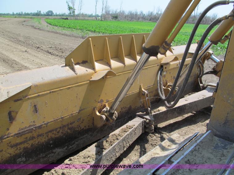 image for item F5091 2003 Caterpillar D6R LGP Series II dozer