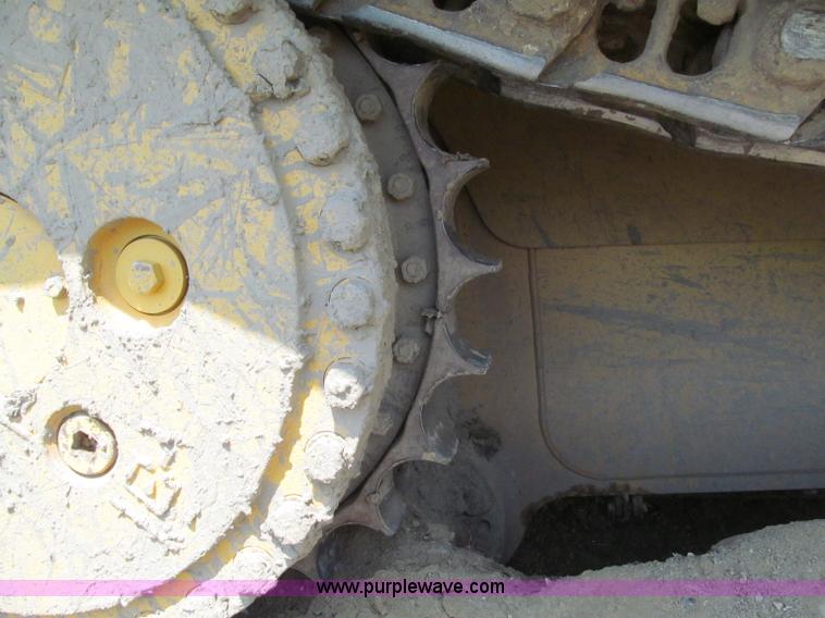 image for item F5091 2003 Caterpillar D6R LGP Series II dozer