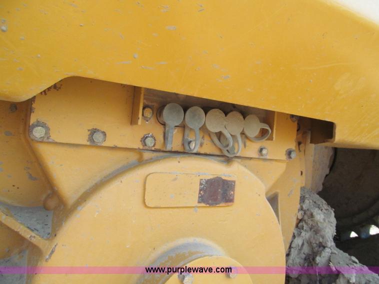 image for item F5091 2003 Caterpillar D6R LGP Series II dozer