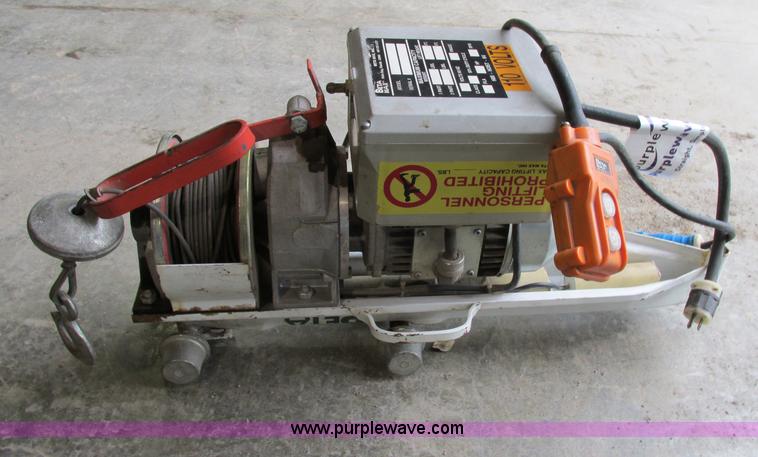 image for item F5175 Beta-Max electric hoist lift