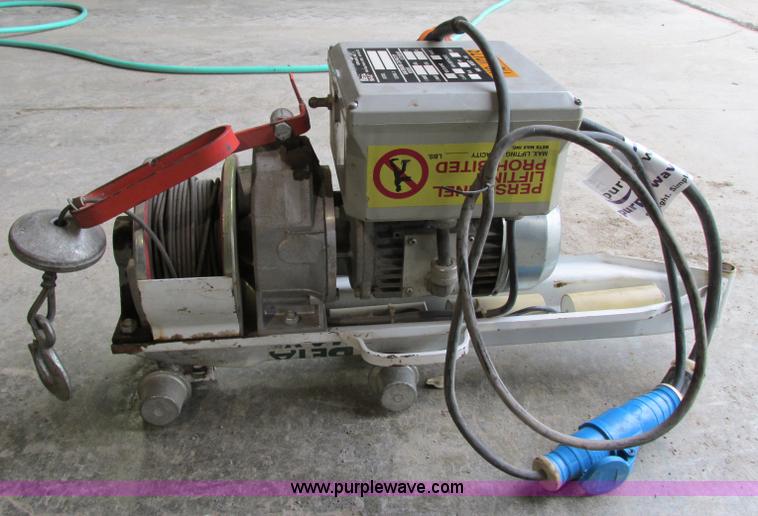 image for item F5175 Beta-Max electric hoist lift