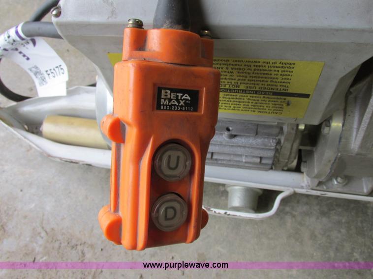 image for item F5175 Beta-Max electric hoist lift