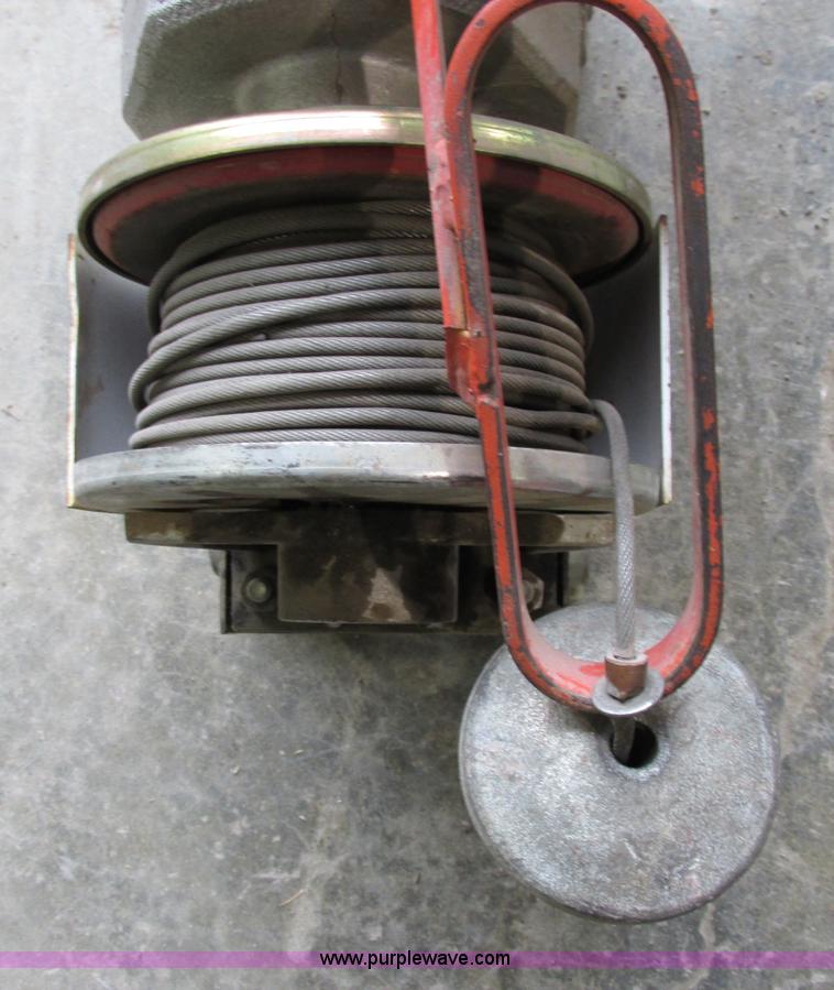 image for item F5175 Beta-Max electric hoist lift