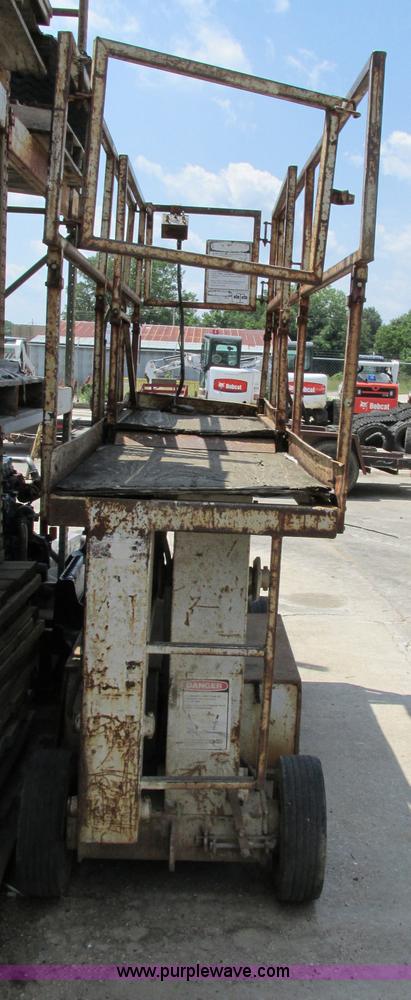 image for item F5179 Strato KRX20 scissor lift