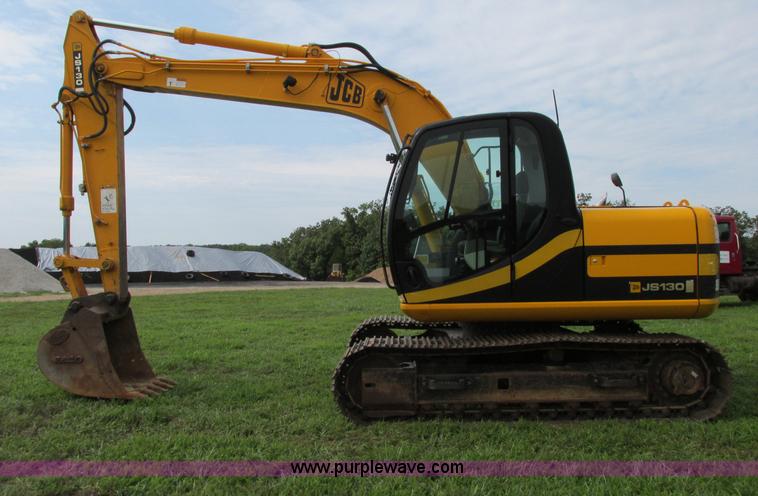 image for item F5190 2006 JCB JS130 excavator