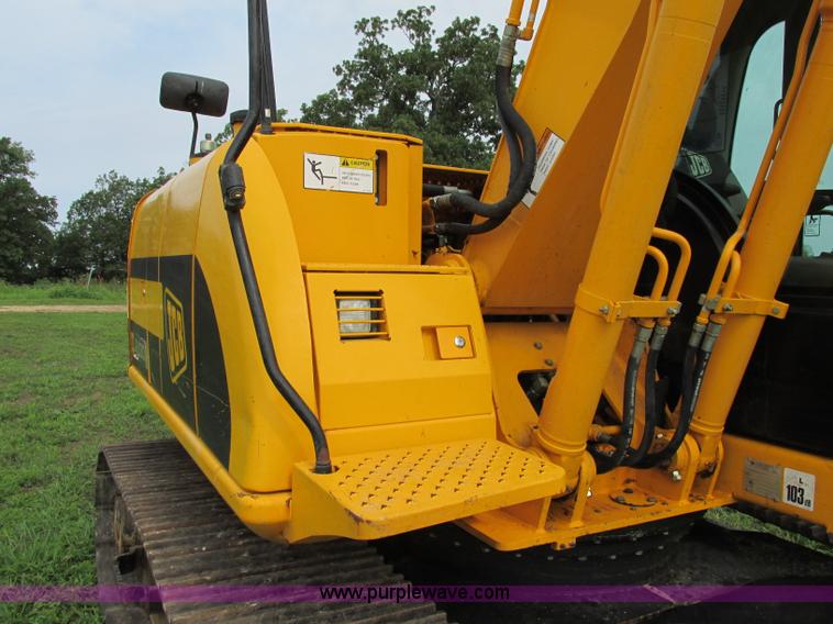 image for item F5190 2006 JCB JS130 excavator