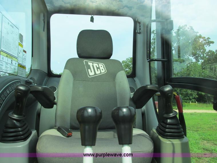 image for item F5190 2006 JCB JS130 excavator