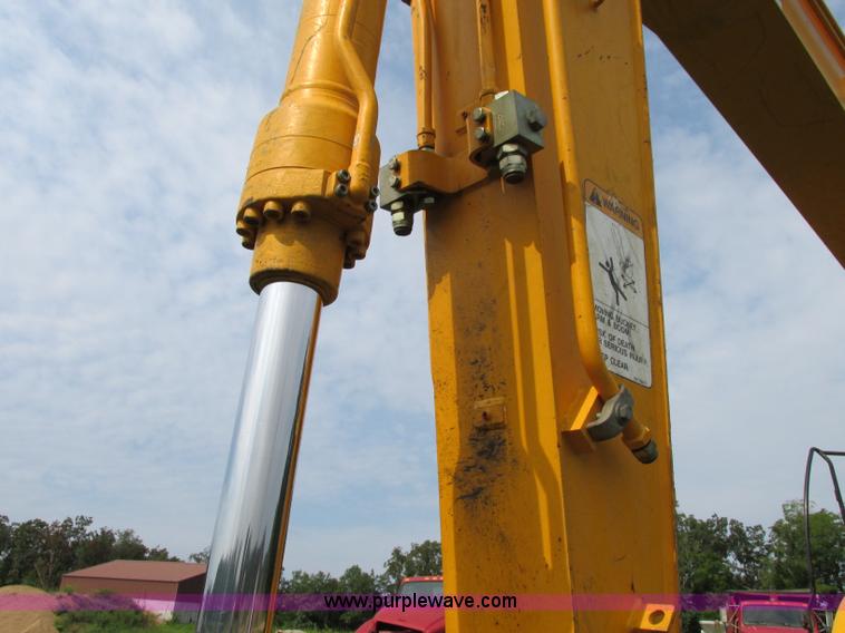 image for item F5190 2006 JCB JS130 excavator