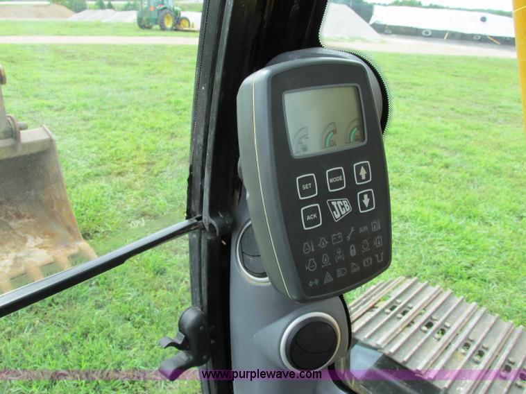 image for item F5190 2006 JCB JS130 excavator