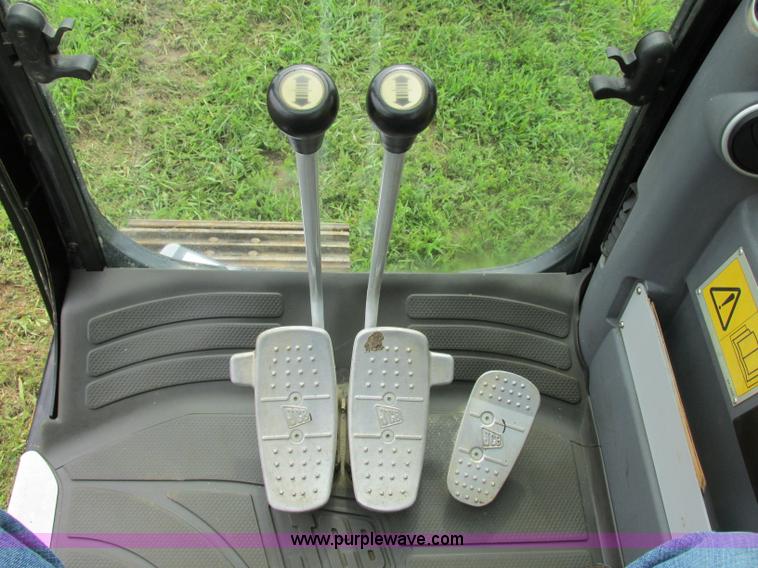 image for item F5190 2006 JCB JS130 excavator