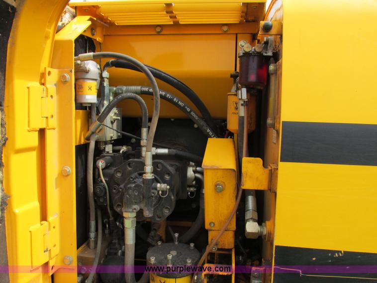 image for item F5190 2006 JCB JS130 excavator