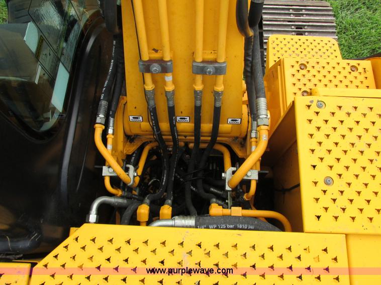 image for item F5190 2006 JCB JS130 excavator