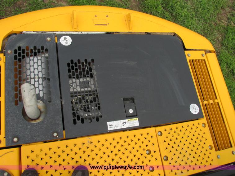 image for item F5190 2006 JCB JS130 excavator