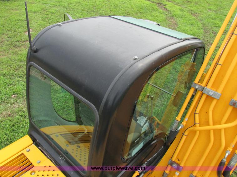 image for item F5190 2006 JCB JS130 excavator