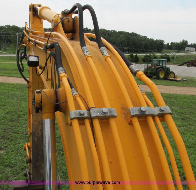 image for item F5190 2006 JCB JS130 excavator