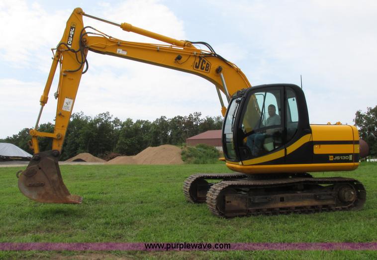 image for item F5190 2006 JCB JS130 excavator