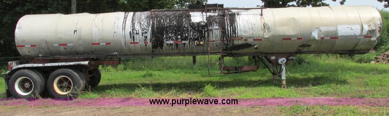 image for item F5194 1964 Standard Steelworks insulated tanker trailer