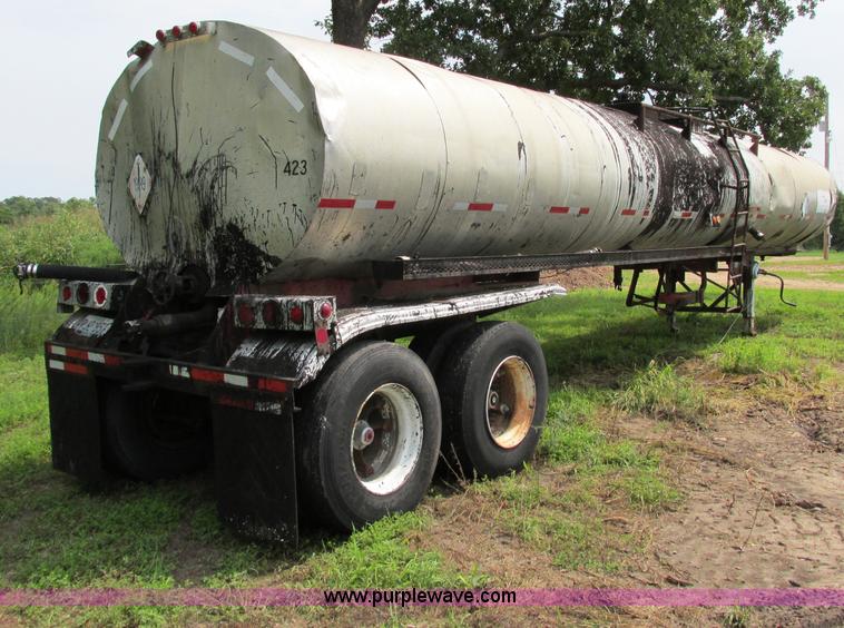 image for item F5194 1964 Standard Steelworks insulated tanker trailer