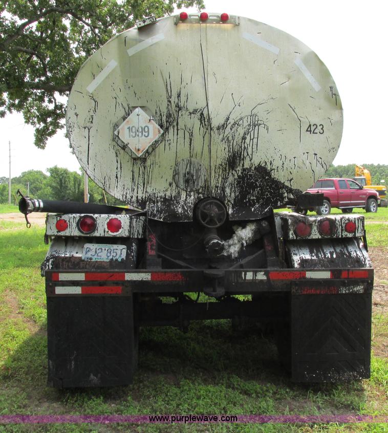 image for item F5194 1964 Standard Steelworks insulated tanker trailer