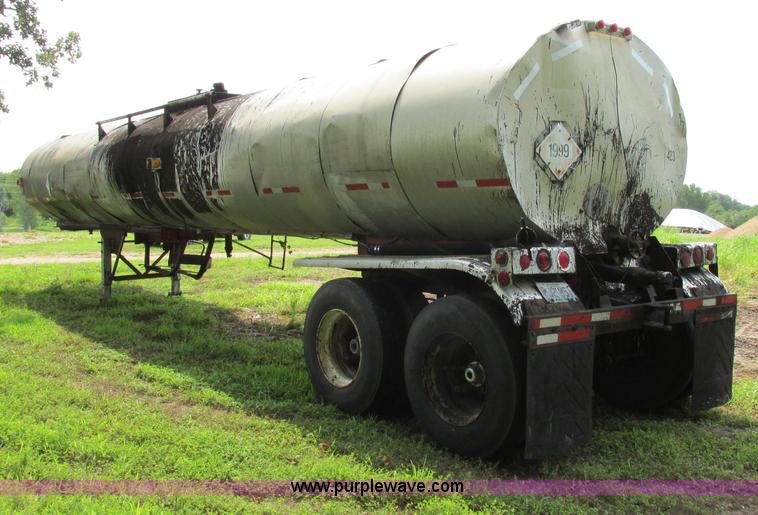 image for item F5194 1964 Standard Steelworks insulated tanker trailer