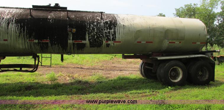 image for item F5194 1964 Standard Steelworks insulated tanker trailer
