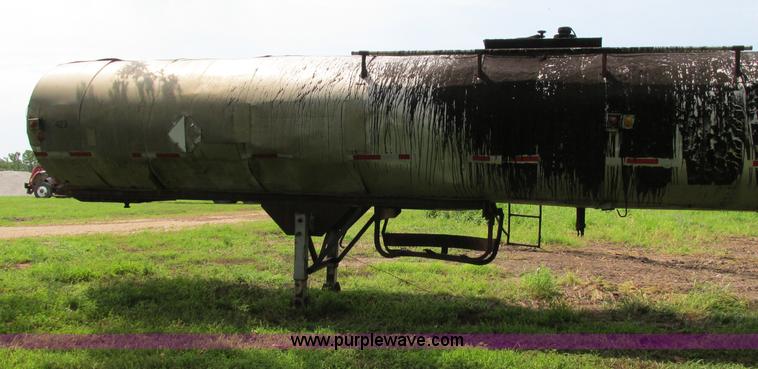 image for item F5194 1964 Standard Steelworks insulated tanker trailer